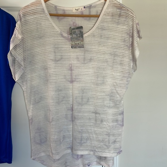 Cream Top With Lilac Arrow Designs - Picture 5 of 8